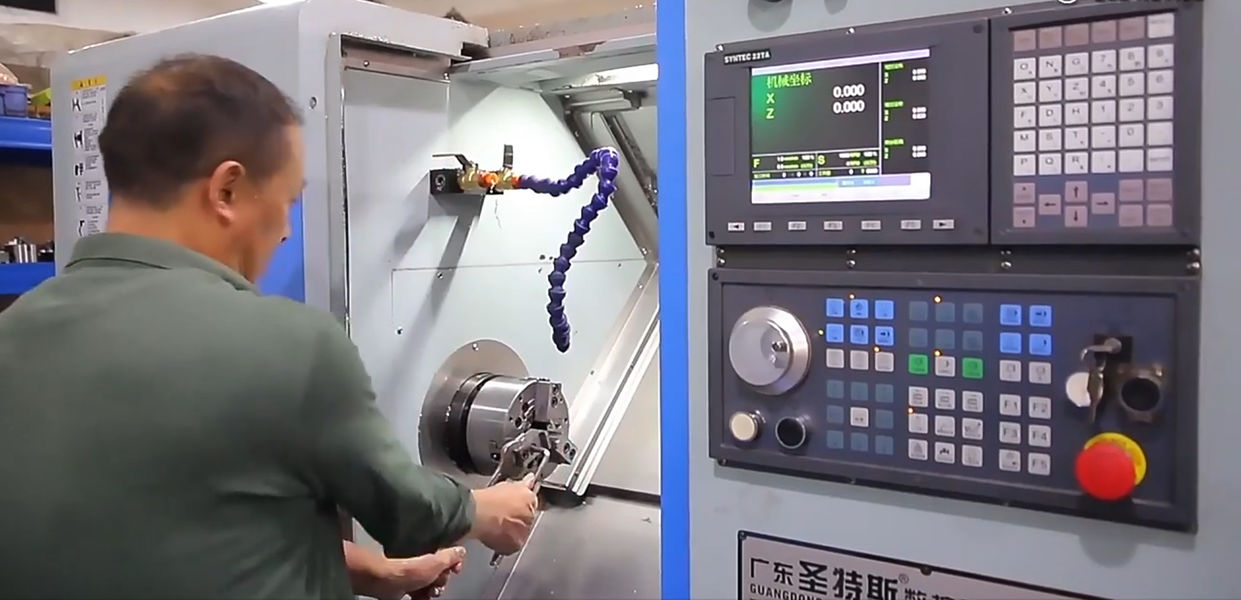 Dongguan Zhongwei Metal Products Co., Ltd productielijn van de fabrikant