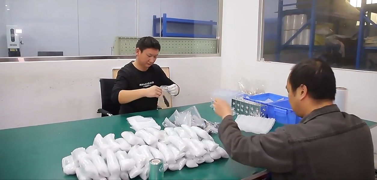 Dongguan Zhongwei Metal Products Co., Ltd productielijn van de fabrikant