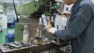 Hydraulisch spruitstukontbraamproces Precisieafwerking voor CNC-gefreesde blokken